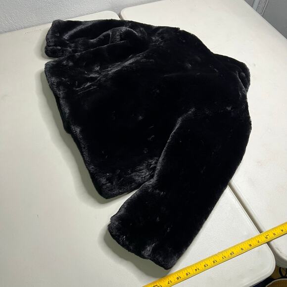 Victoria’s Secret Black Faux Fur Jacket Women’s Medium Short Coat Plush Soft - Picture 13 of 13